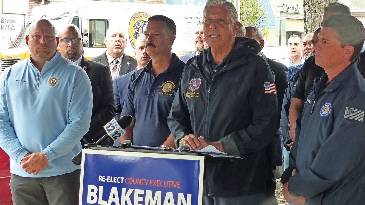 As Hochul's Poll Numbers Tank, She Leans on Mamdani for Help